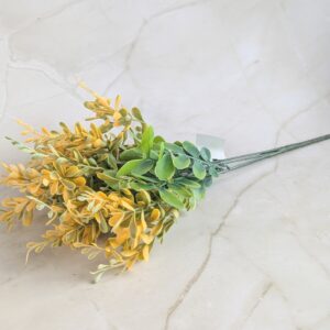 Sárga végű zöld műnövêny 2