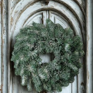 Fenyő koszorú havas zöld 32cm