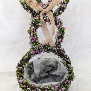 Kosár bélelt nyúl alakú