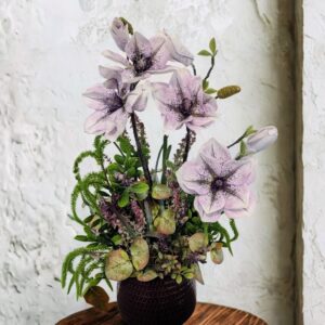 Lila magnólia dekoráció