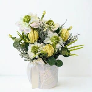 Fehér ördögszem virág dekoráció